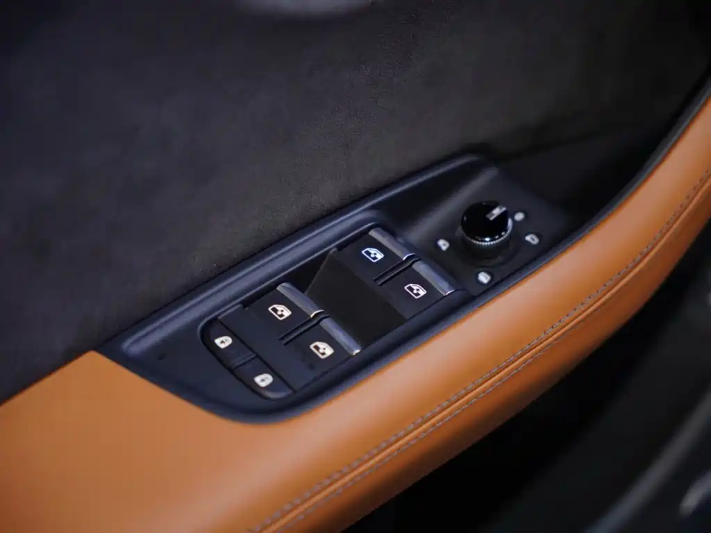 Audi RS Q8 — миниатюра 14