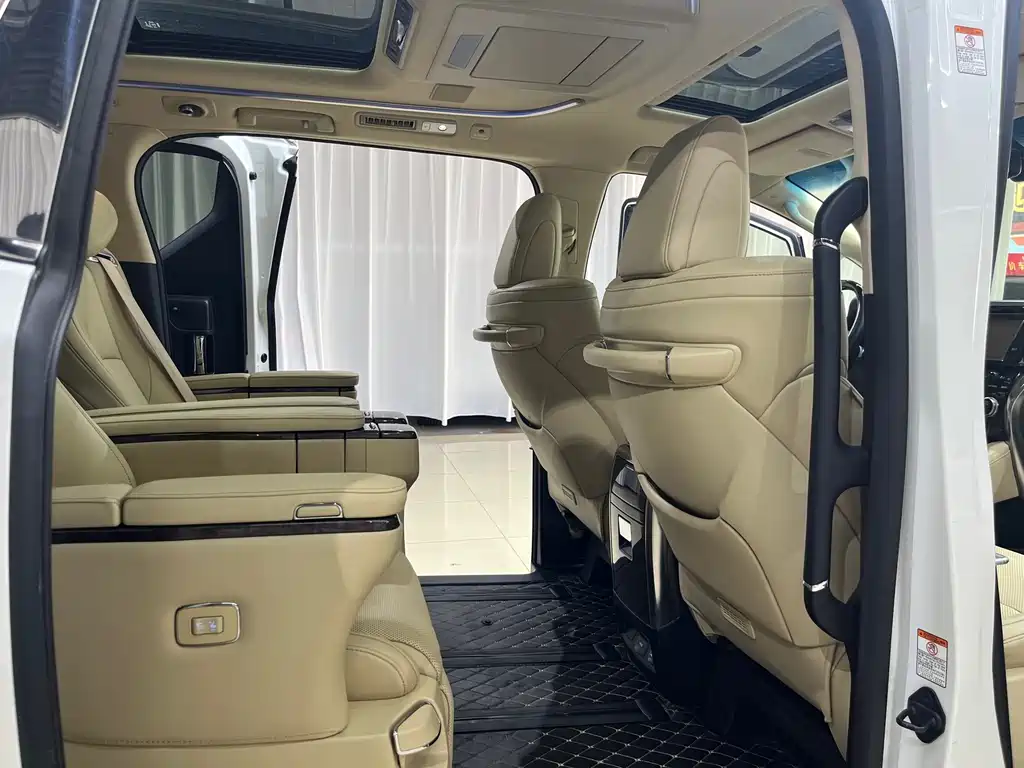 Toyota Alphard 2018 3.5L Luxury