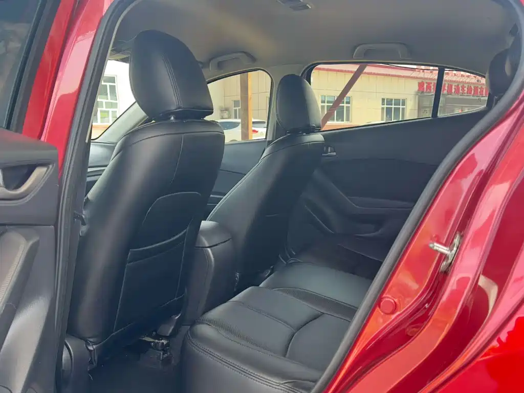 Mazda 3 Axela - фото 6