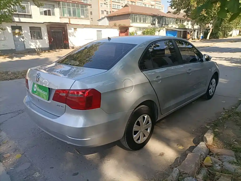Volkswagen Jetta — миниатюра 7