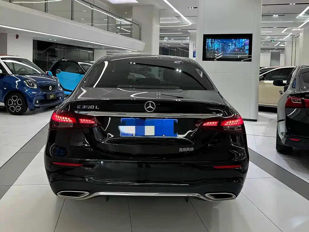 Mercedes-Benz E-Class — миниатюра 4