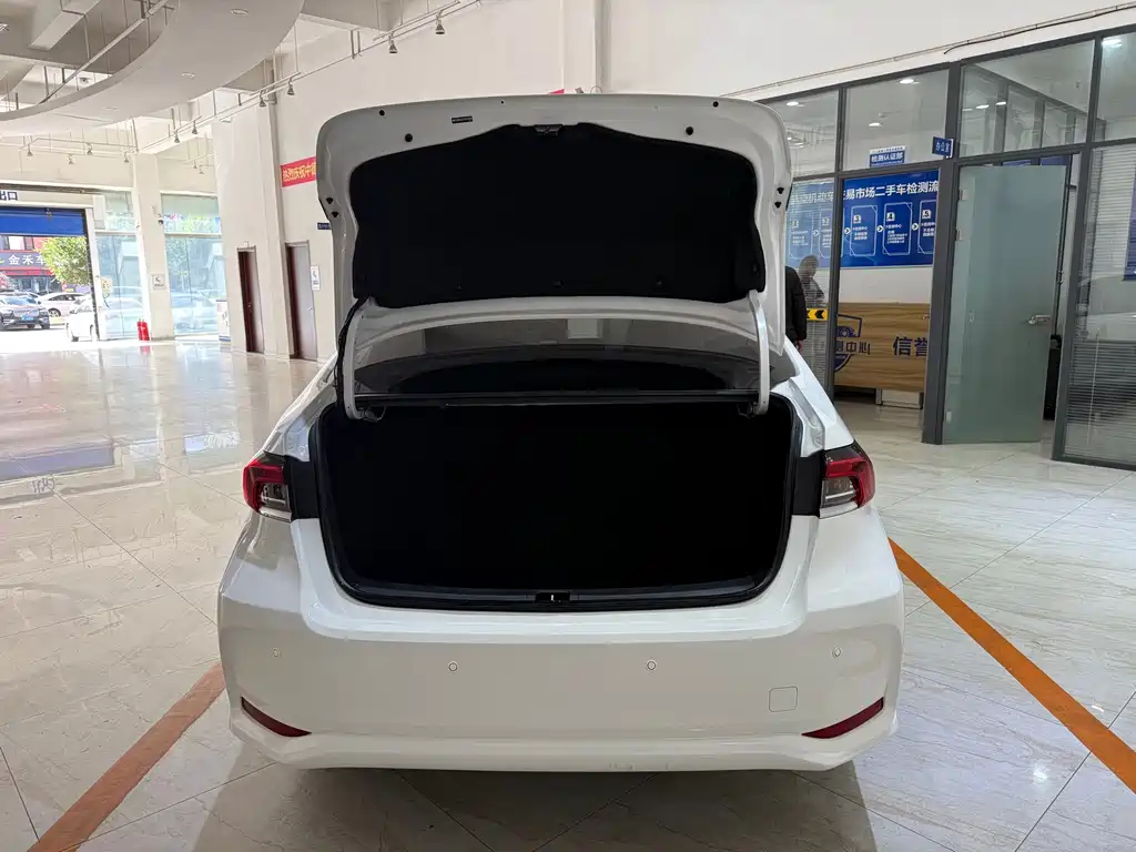 Toyota Corolla — миниатюра 8