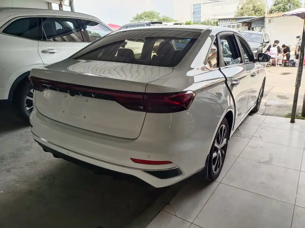 Geely Emgrand — миниатюра 14