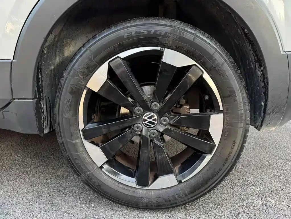 VOLKSWAGEN EXPLORING THE SHADOW