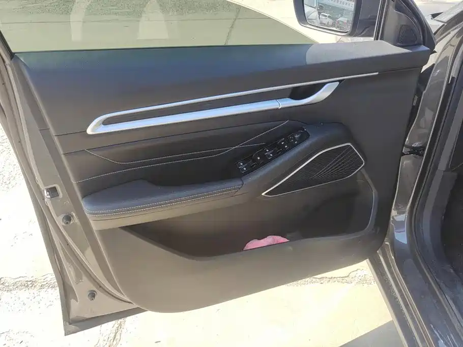 Geely Emgrand — миниатюра 7