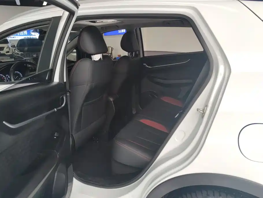 Geely Vision X3 — миниатюра 11