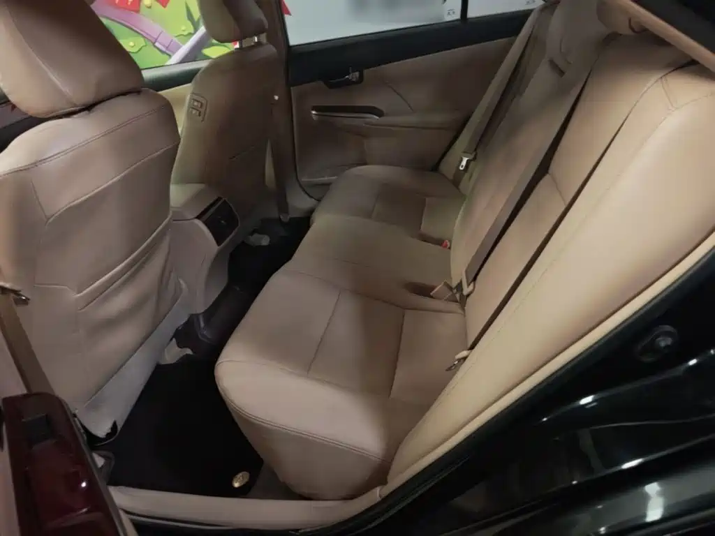 Toyota Camry — миниатюра 17