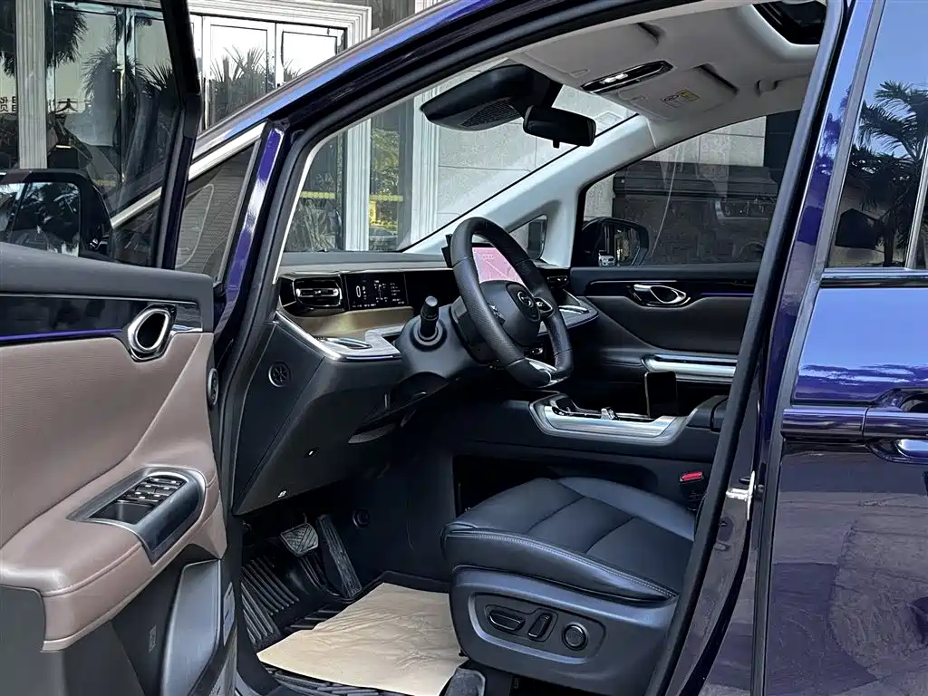 GAC Motor Trumpchi E8 PHEV — миниатюра 11