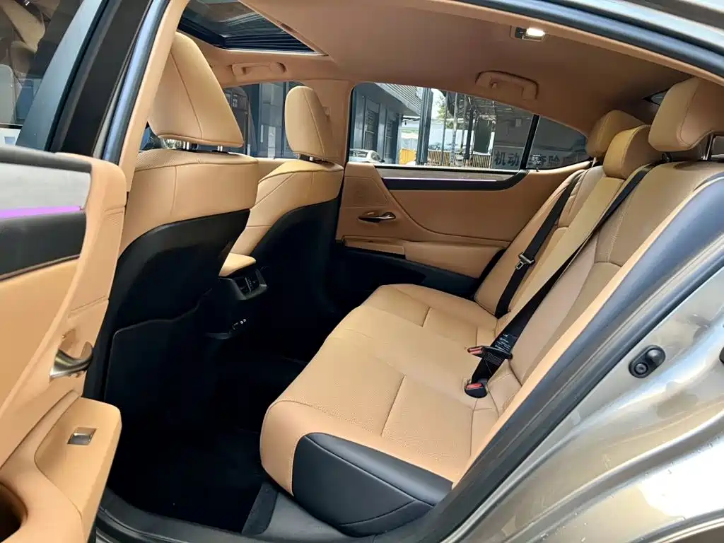 Lexus ES — миниатюра 5