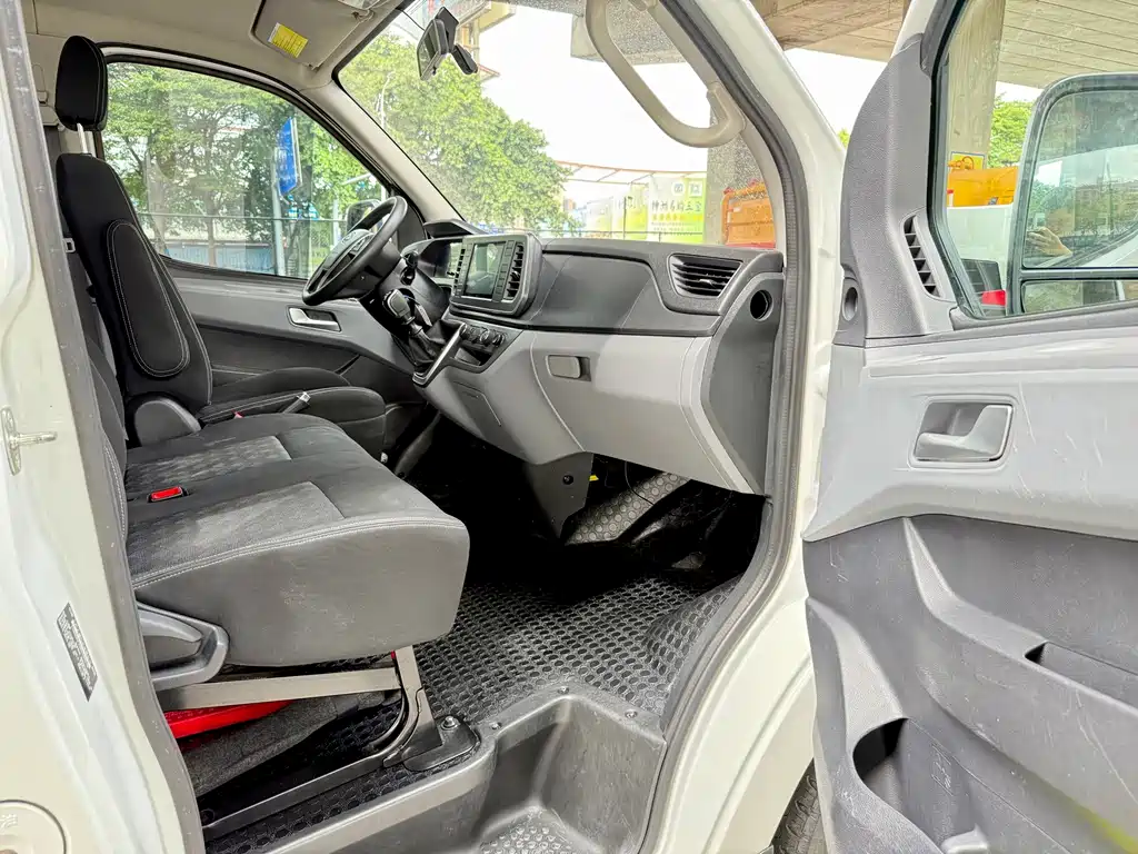 MAXUS V80 — миниатюра 12