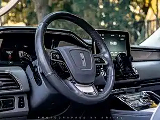Lincoln Navigator — миниатюра 4