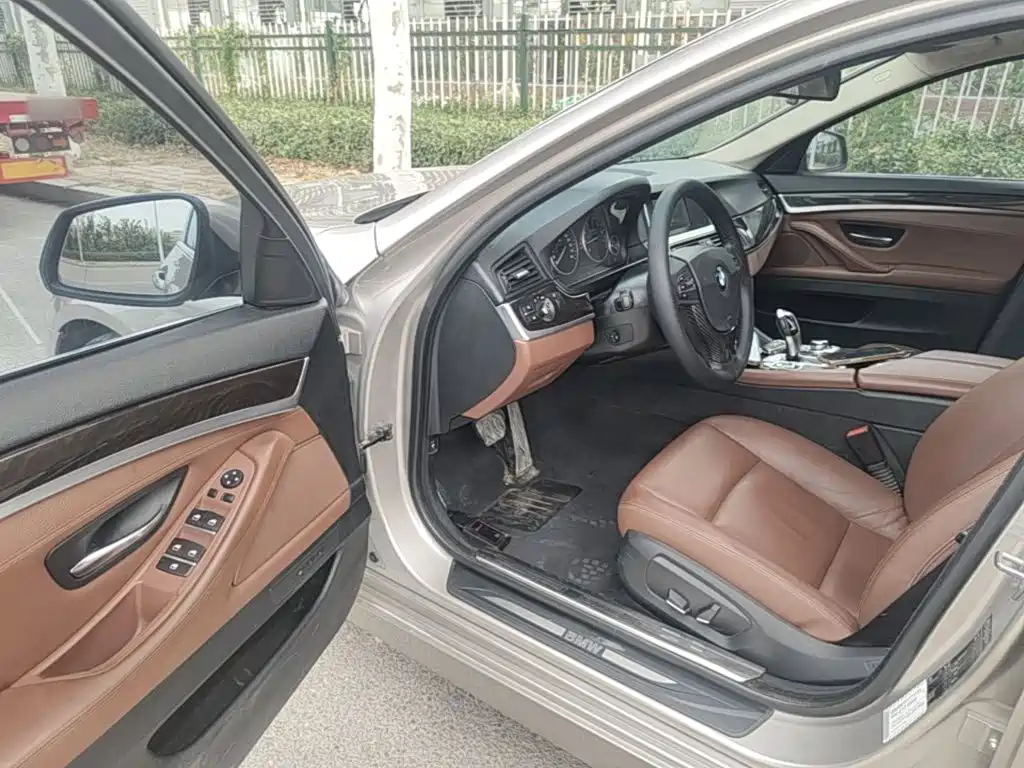 BMW 5 Series — миниатюра 16