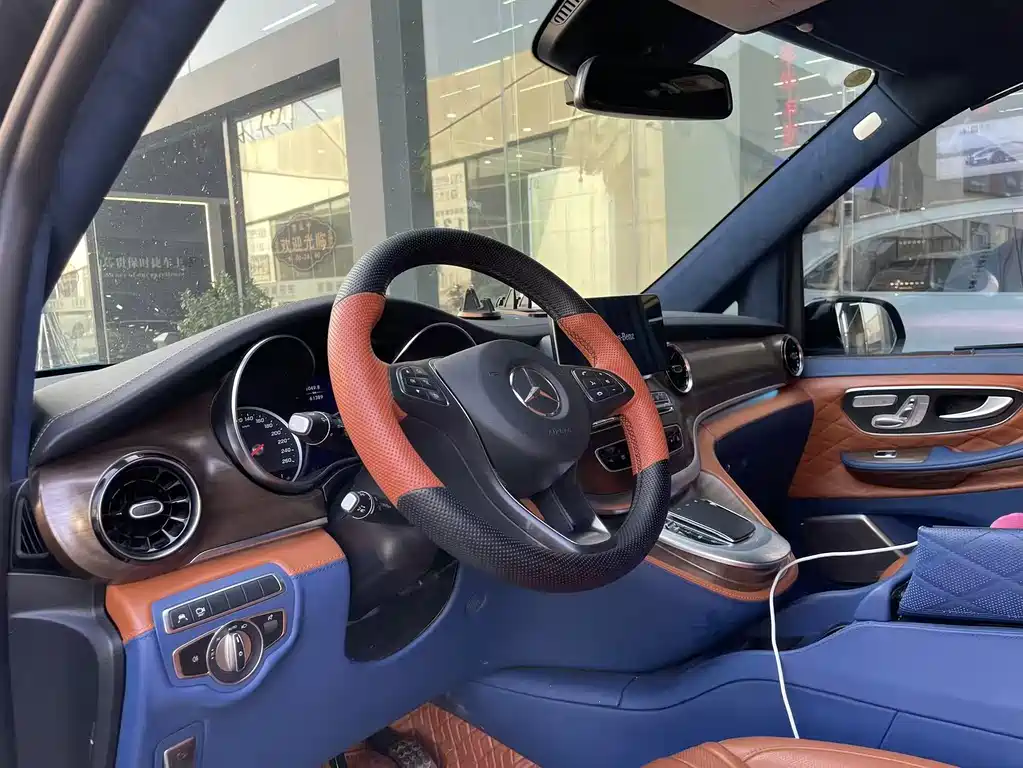 MERCEDES-BENZ V CLASS