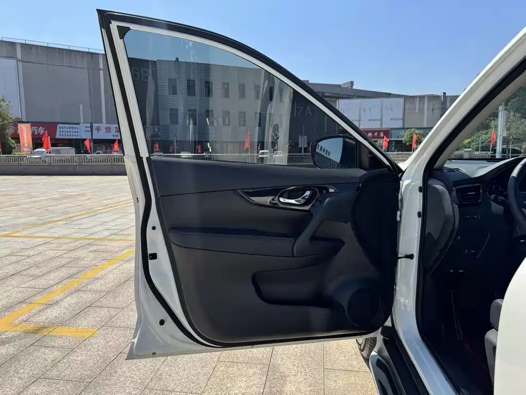 Nissan X-Trail — миниатюра 10