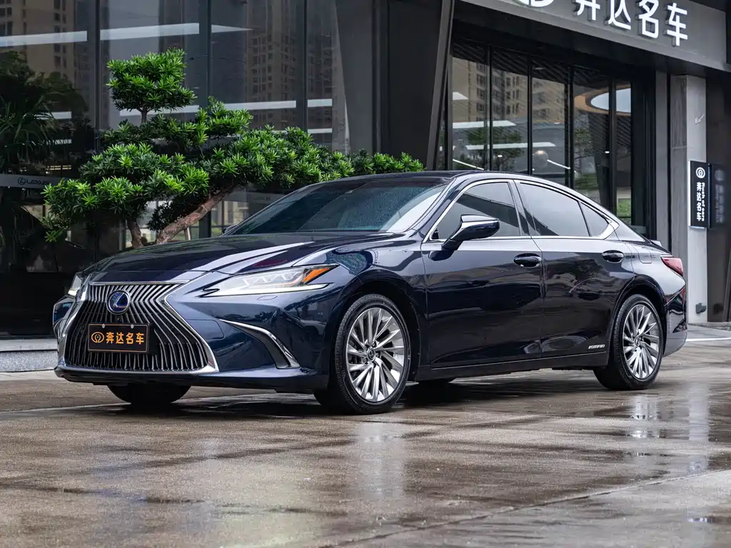Lexus ES 2019