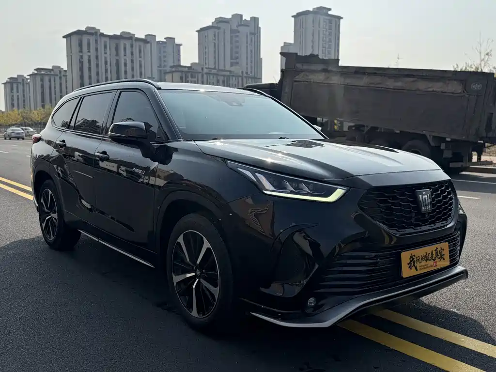 Toyota Crown Kluger — миниатюра 2