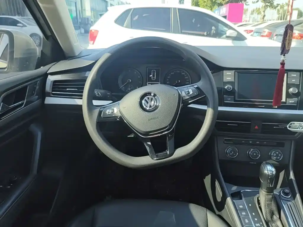 Volkswagen Lavida — миниатюра 11