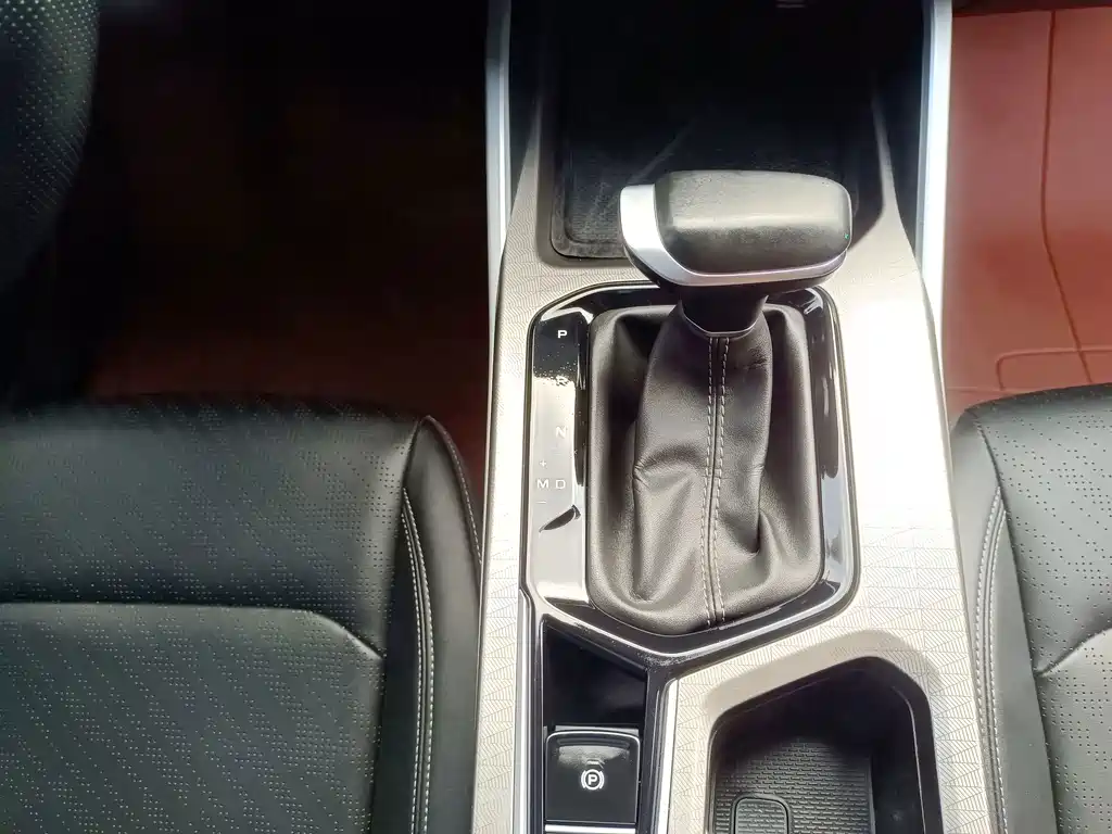 Geely Emgrand — миниатюра 11