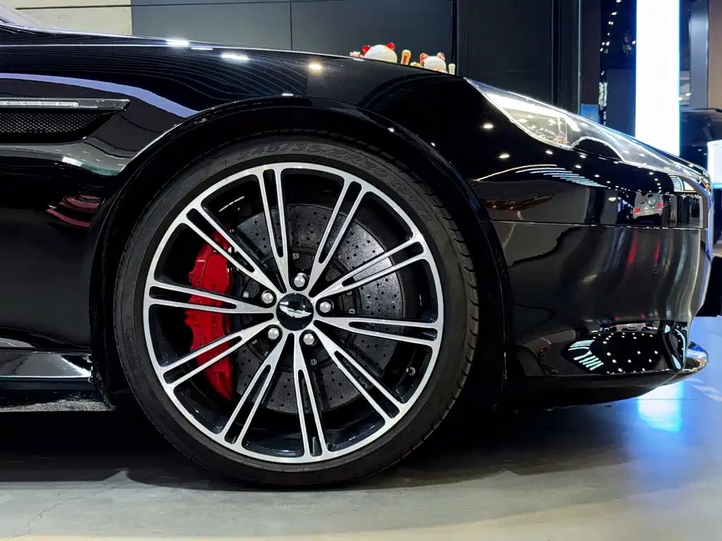 Aston Martin DB9 2014 6.0L Carbon Black Coupe