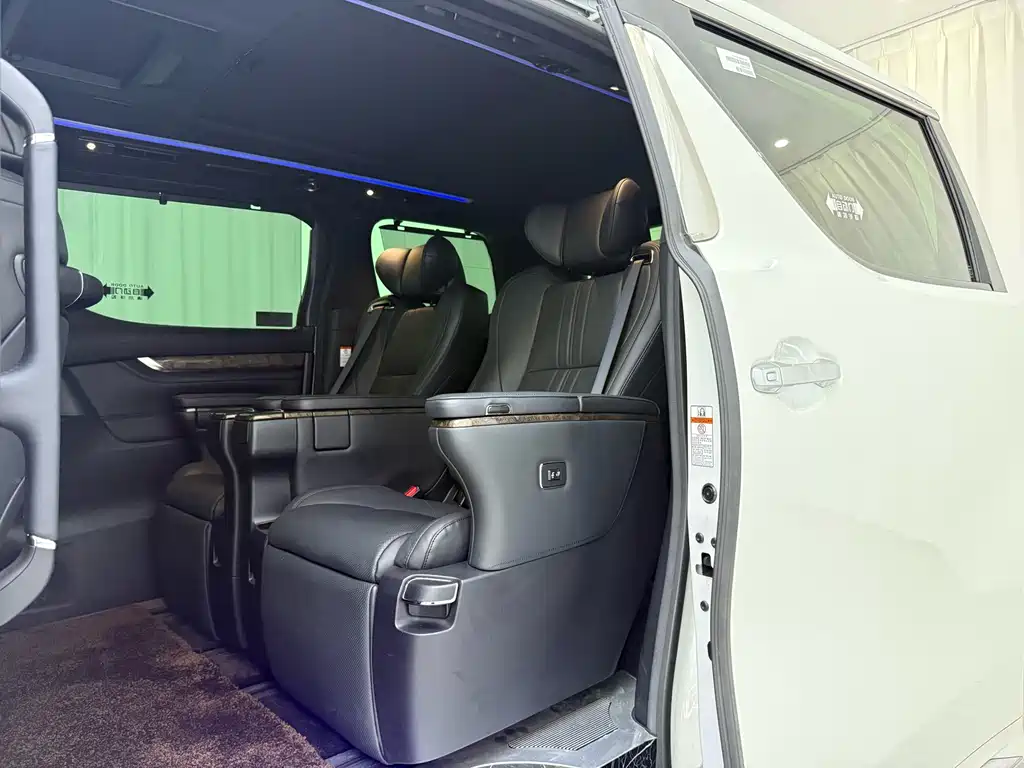 Toyota Alphard 2021 2.5L Premium