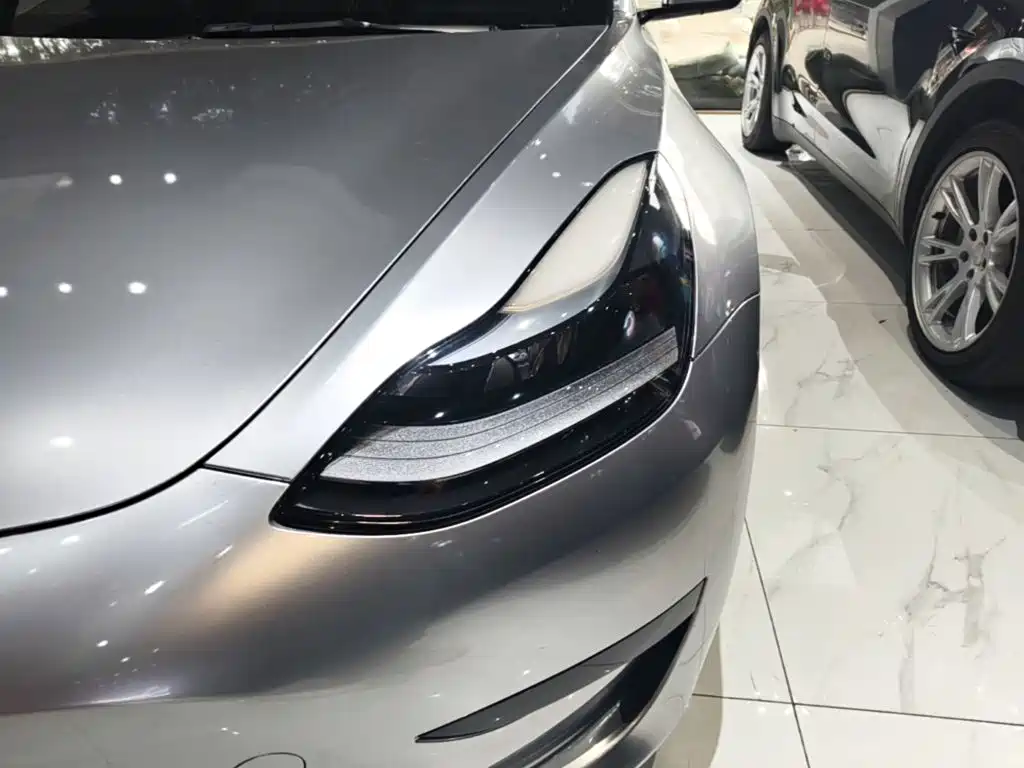 Tesla Model 3 — миниатюра 24