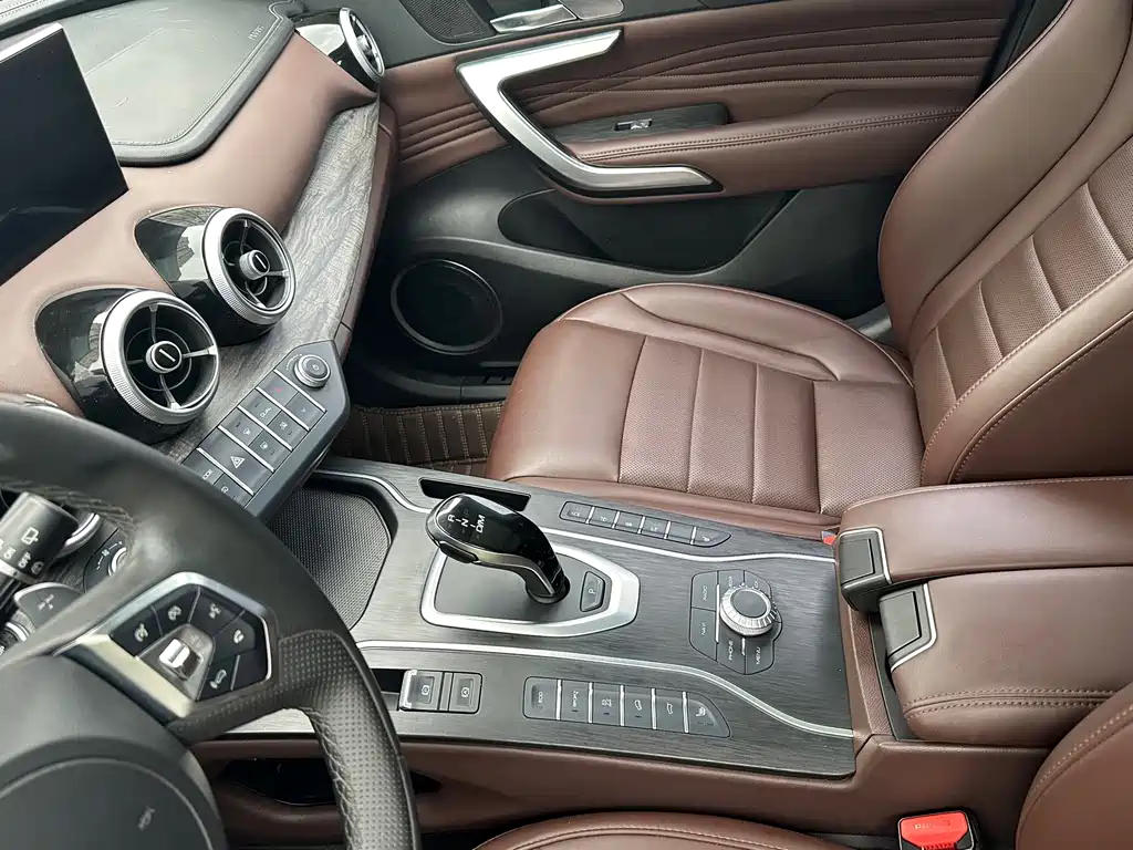 WEI PAI WEI BRAND VV7