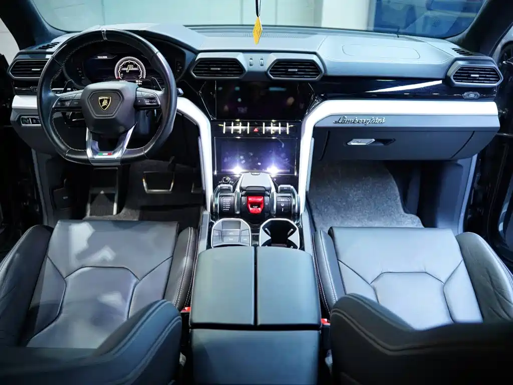Lamborghini Urus — миниатюра 41