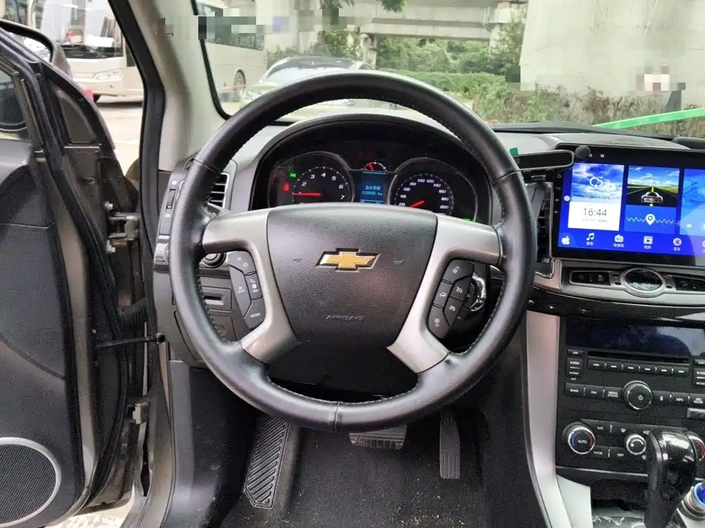 Chevrolet Captiva — миниатюра 11