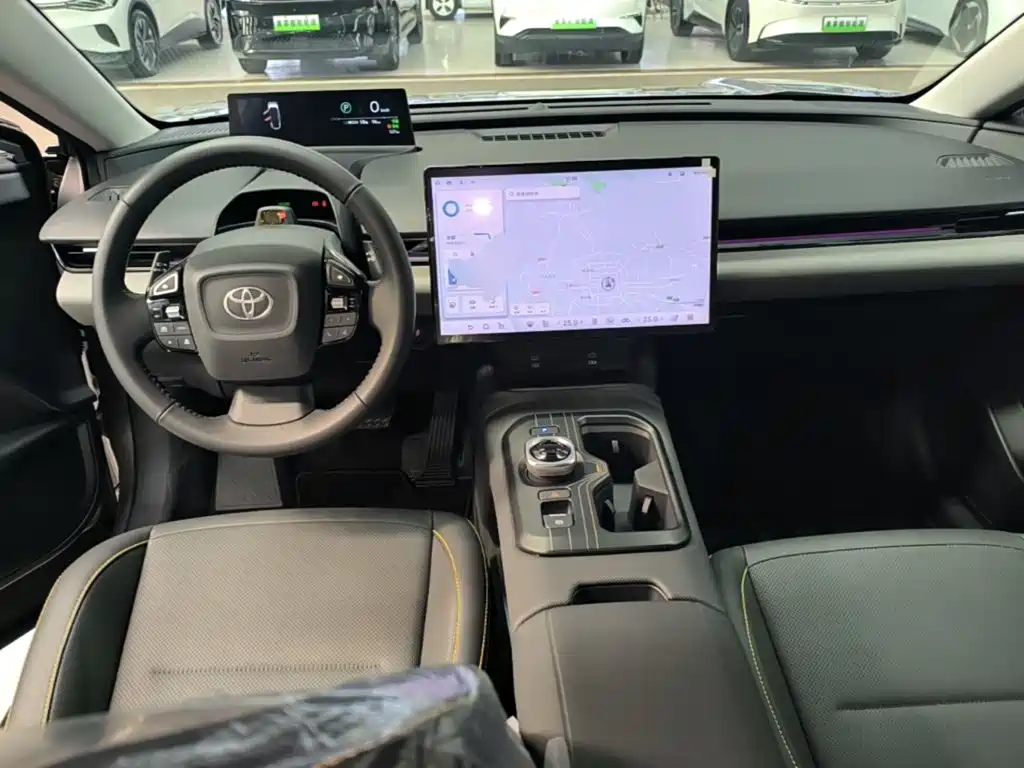 Toyota bZ5 — миниатюра 10