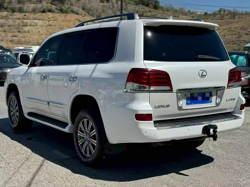 Lexus LX — миниатюра 7