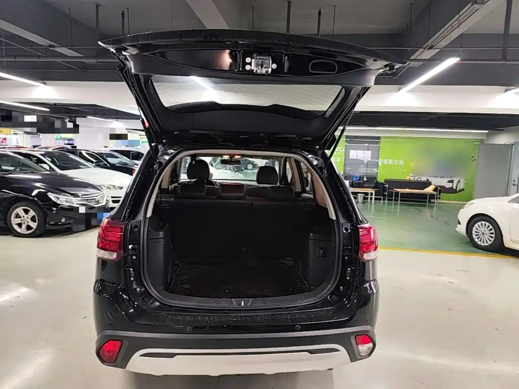 Mitsubishi Outlander — миниатюра 19