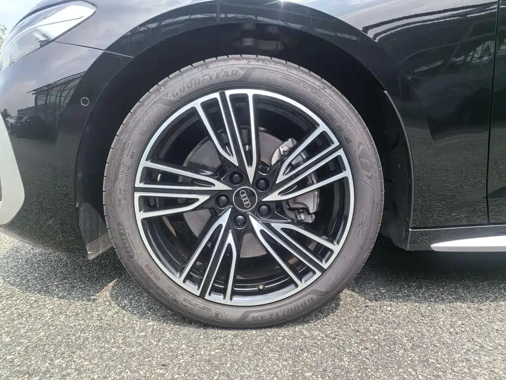 Audi A5L — миниатюра 11