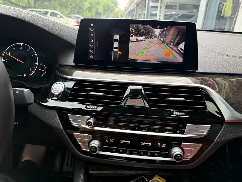 BMW 5 Series — миниатюра 19