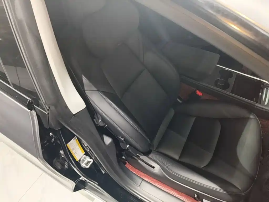 Tesla Model 3 — миниатюра 25