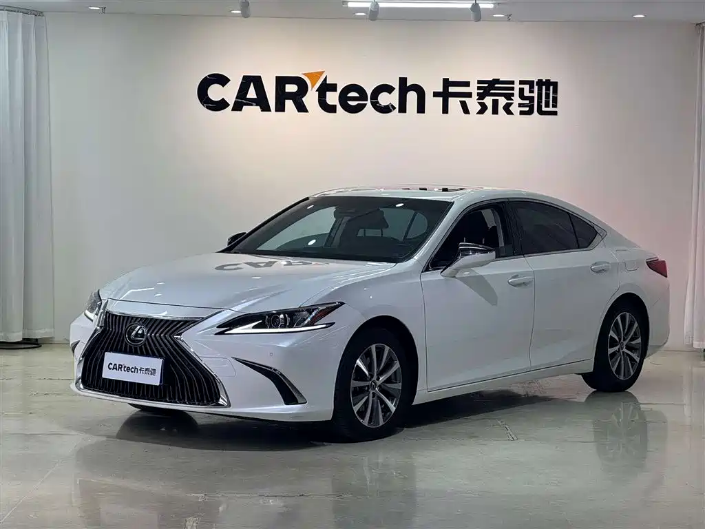 Lexus ES 2020 200