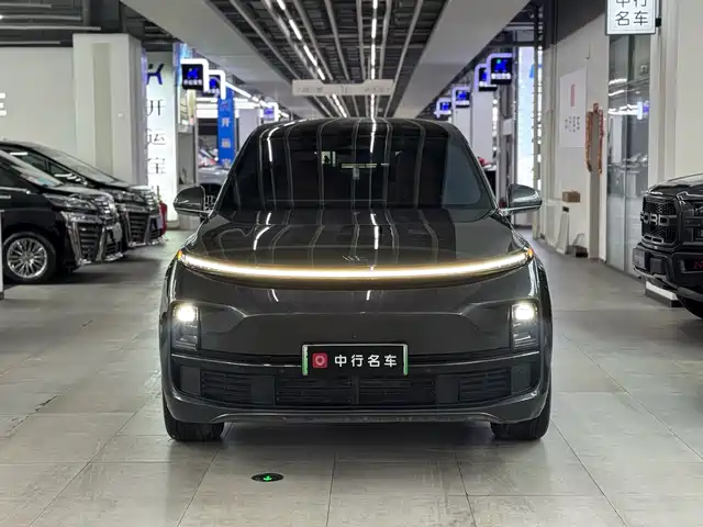 Li Auto IDEAL L8 2023