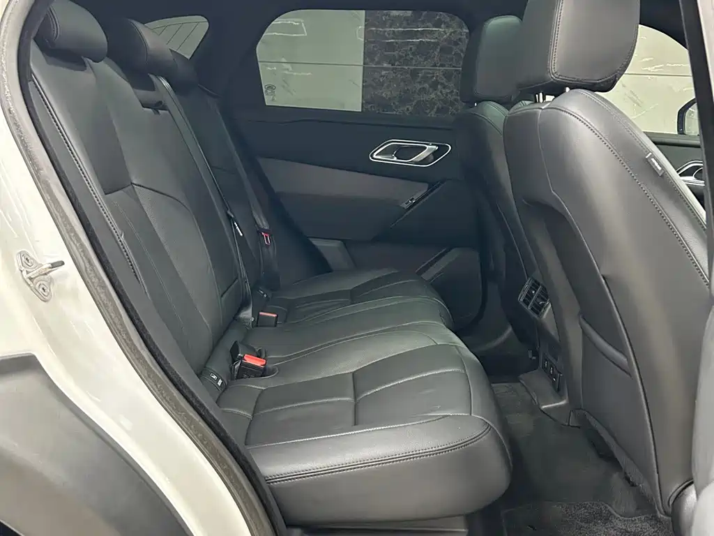 Land Rover Velar — миниатюра 8