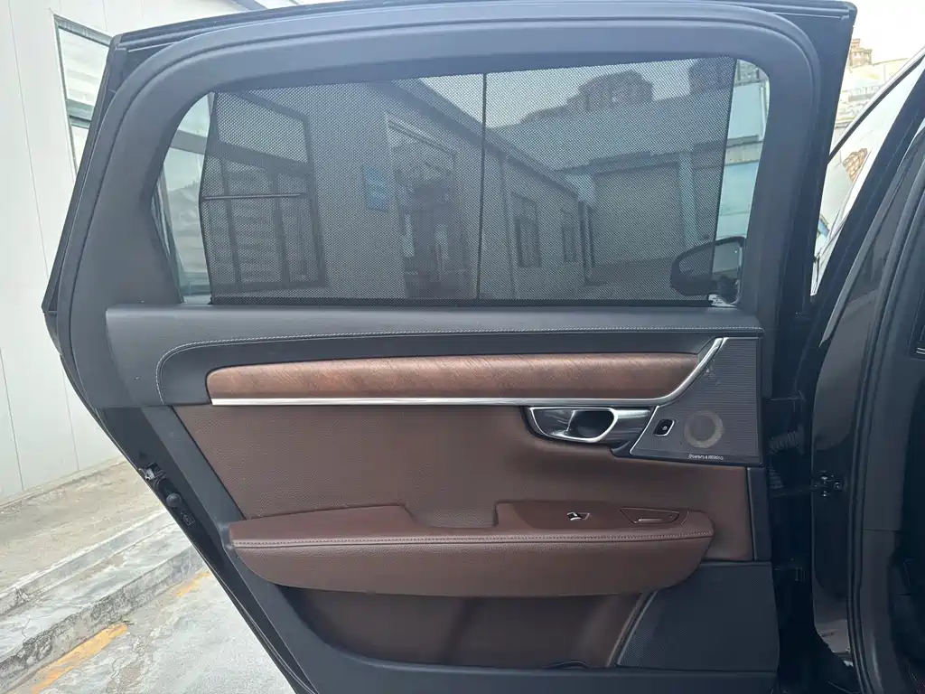 Volvo S90 — миниатюра 10