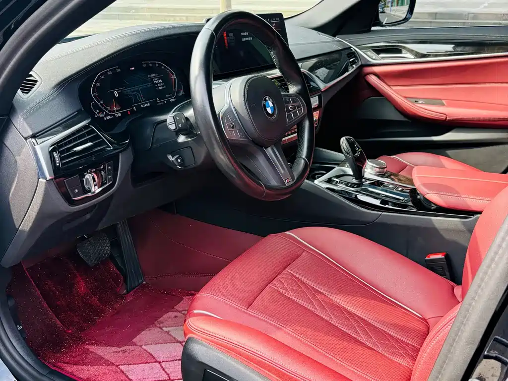 BMW 5 Series — миниатюра 8