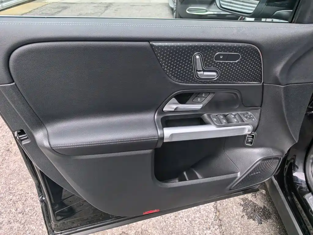 Mercedes-Benz EQB — миниатюра 8
