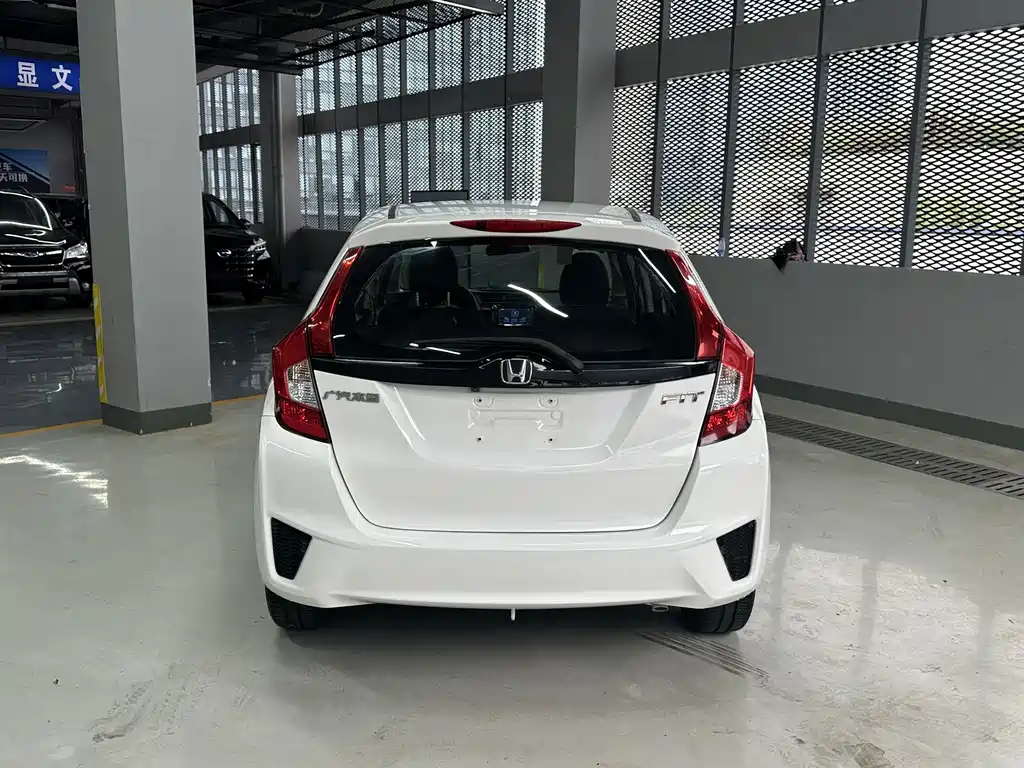 Honda Fit — миниатюра 7