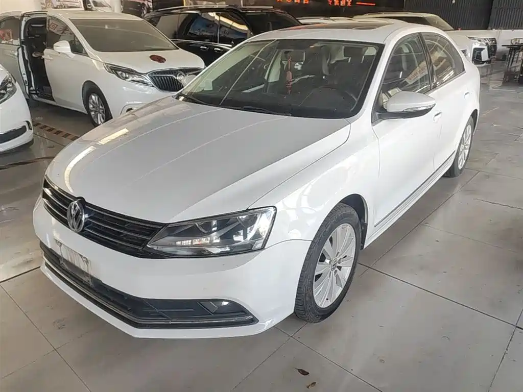 Volkswagen Sagitar 2016