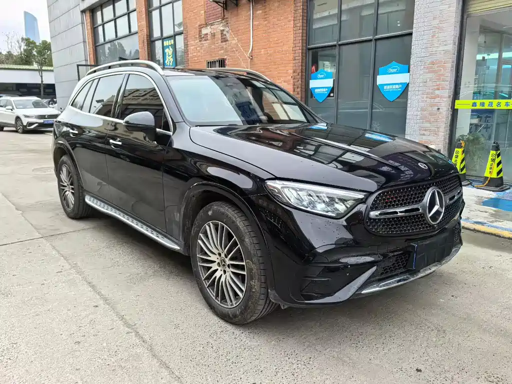 MERCEDES-BENZ GLC