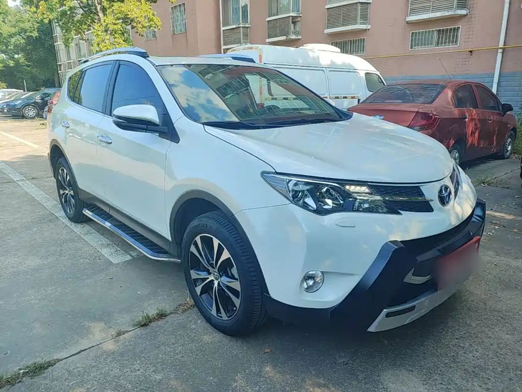 Toyota RAV4 2015 2.5L AT Elite
