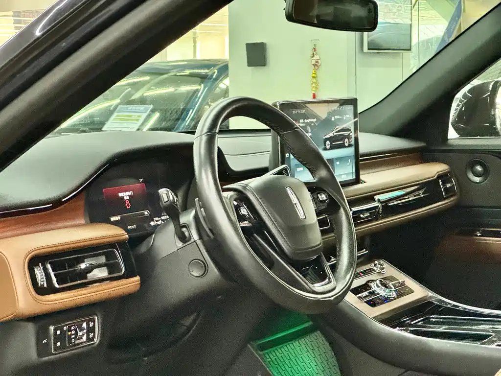 Lincoln Aviator — миниатюра 7