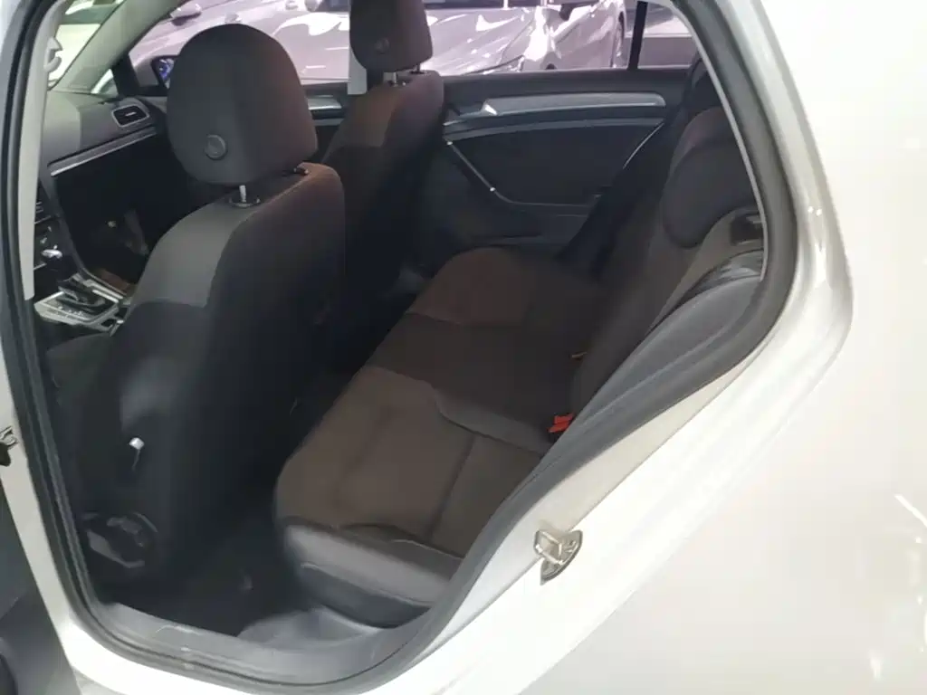 Volkswagen Golf — миниатюра 17