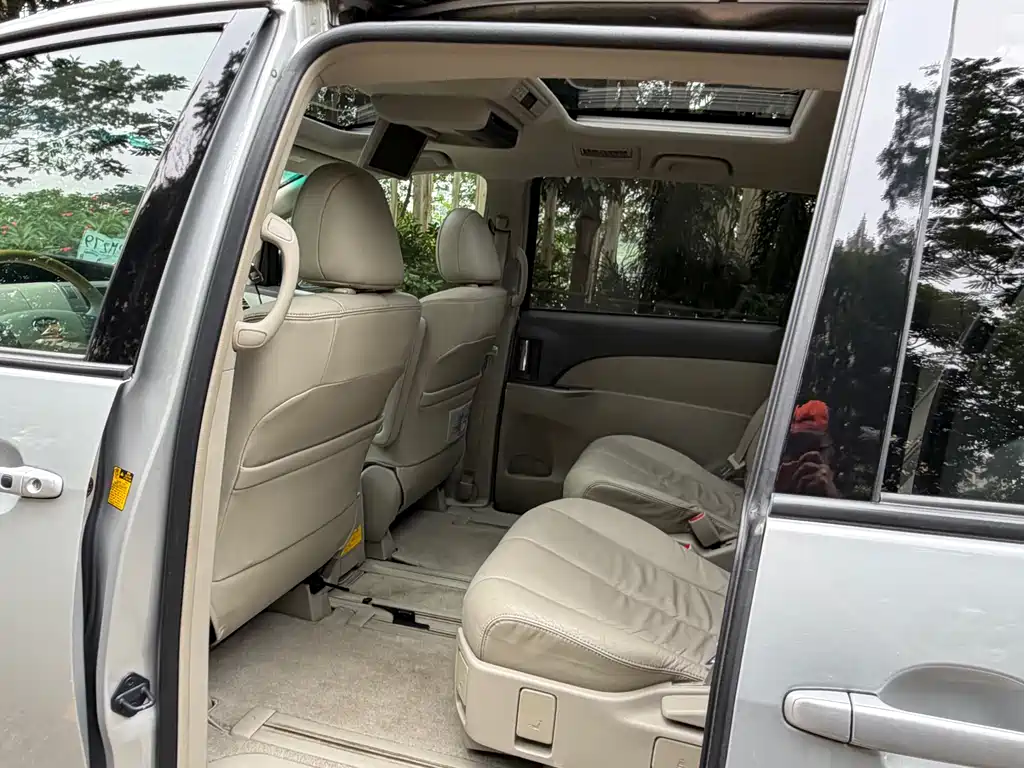 Toyota Previa 2006 2.4L 7 Luxury
