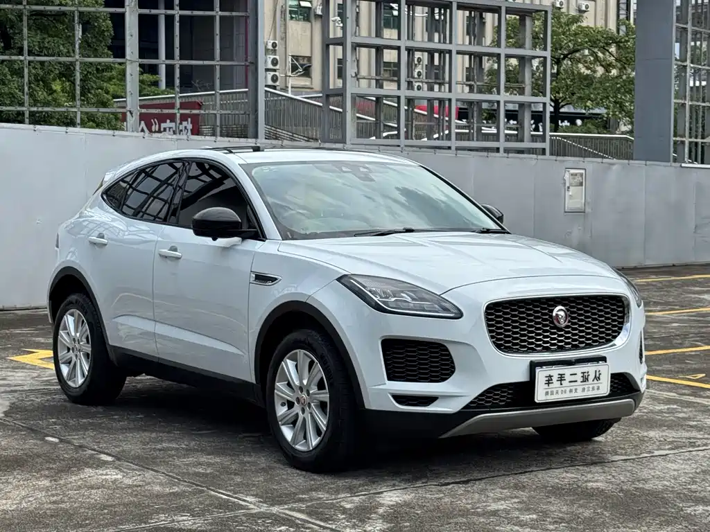 Jaguar E-PACE — миниатюра 3