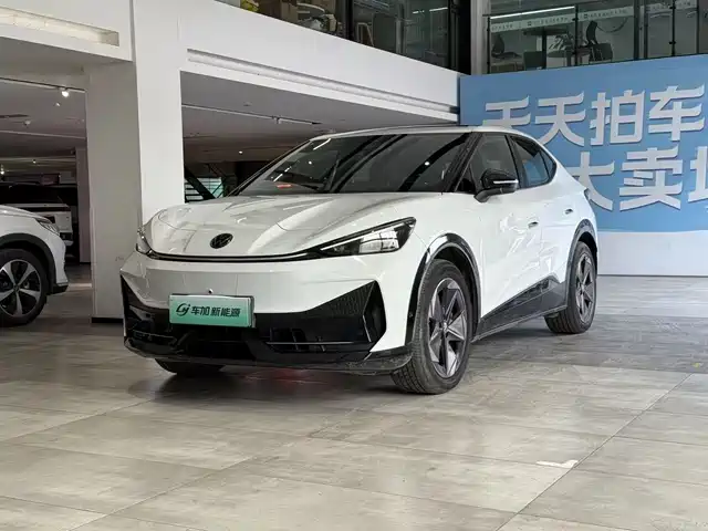 VOLKSWAGEN WITH THE CROWD 06 2024