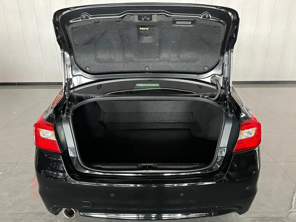 Subaru Legacy 2.5i AWD Glory Edition, фото 12